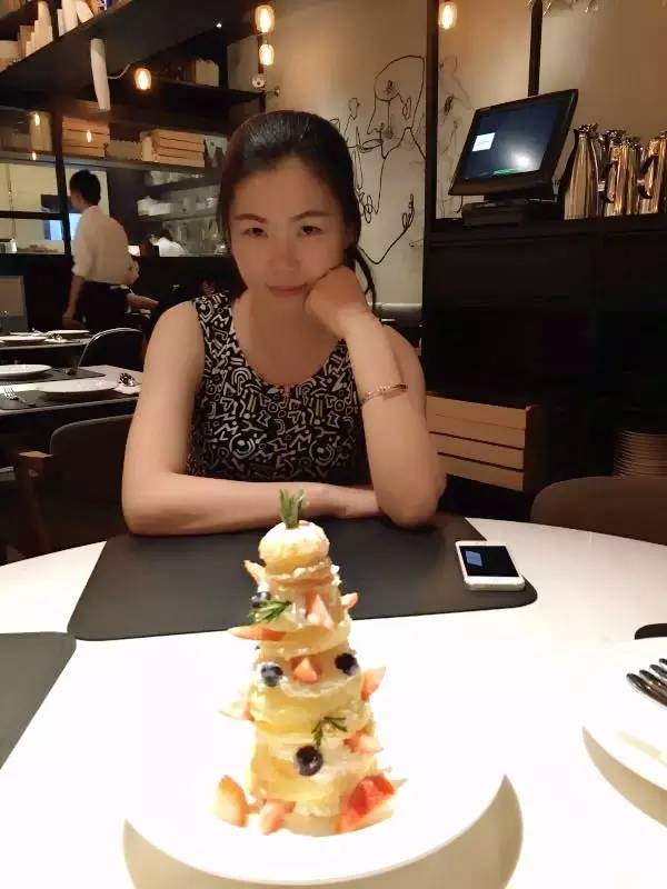 黄丽婷2.jpg